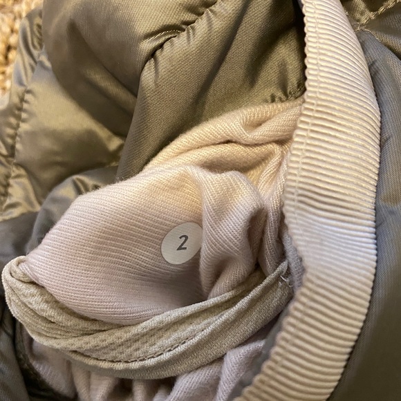 SOLD Lululemon Reversible Vest - Picture 3 of 12